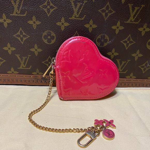 Louis Vuitton heart coin purse - Picture 3 of 16